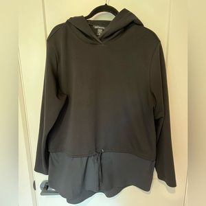 Athleta hooded sweatshirt with hood and shirt tail
